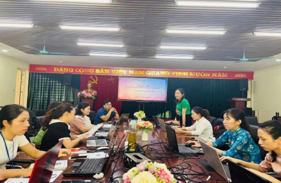 Cô Giáo Nguyễn Tḥi Dung - Tấm gương tiên phong ứng dụng chuyển đổi số trong giáo dục.