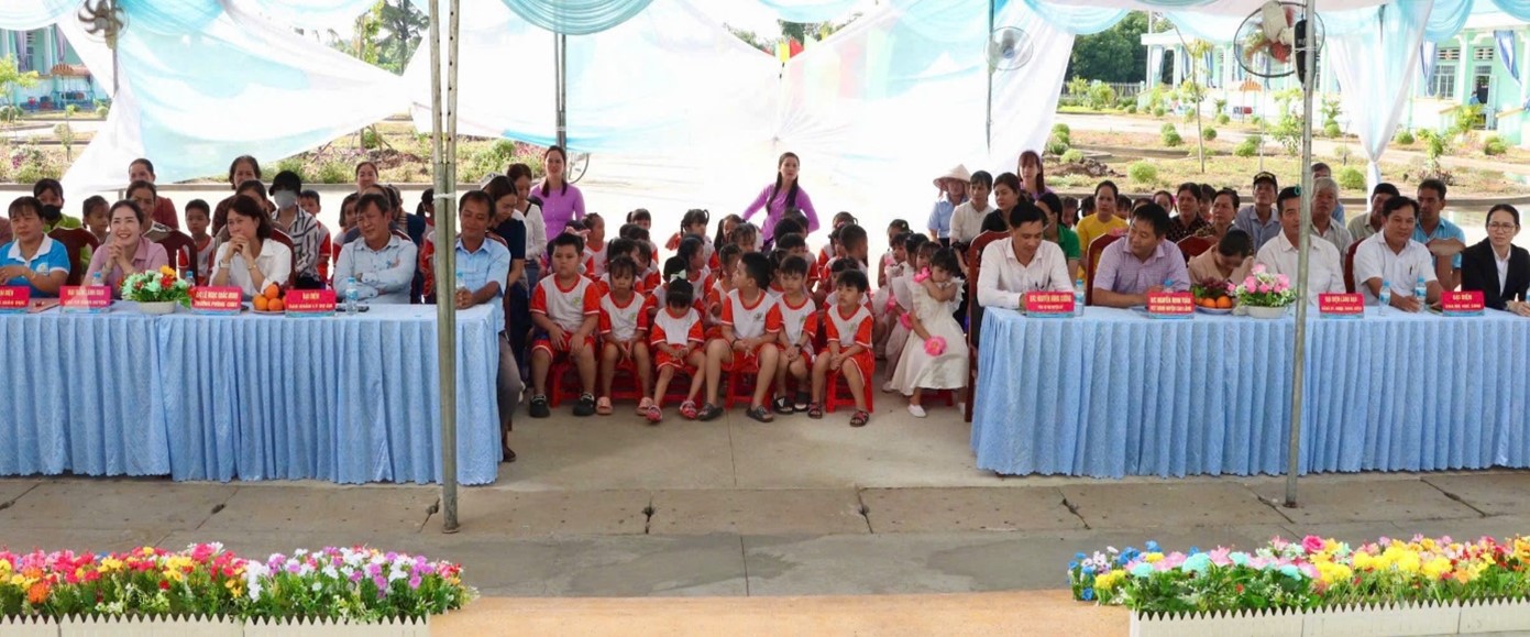 LỄ PHÁT ĐỘNG TRỒNG CÂY XANH NHÂN KỶ NIỆM 135 NĂM NGÀY SINH BÁC HỒ, TẠI TRƯỜNG MẦM NON BÌNH THẠNH B HUYỆN CAO LÃNH TỈNH ĐỒNG THÁP