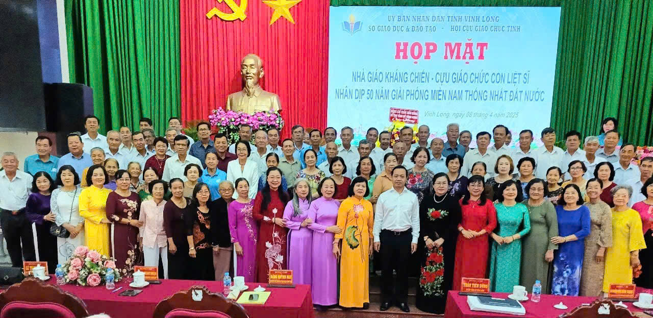 Vĩnh Long họp mặt nhà giáo kháng chiến: Tri ân những người gieo chữ giữa chiến trường