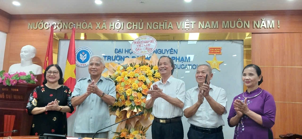 Hội Cựu giáo chức Trường Đại học Sư phạm - Đại học Thái Nguyên chính thức trở thành thành viên trực thuộc Trung ương Hội Cựu giáo chức Việt Nam