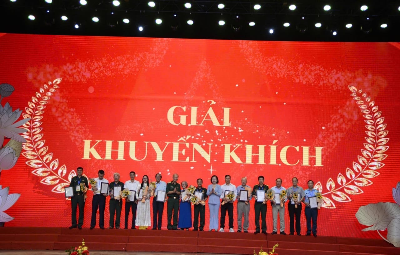 Tỏa sáng hào khí Cách mạng Tháng Tám: Khi tình thầy trò hòa nhịp cùng lịch sử