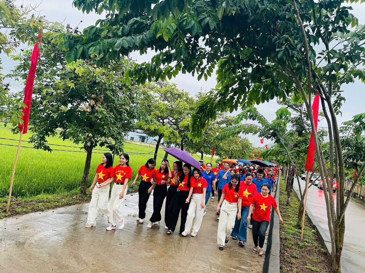 Trường Tiểu học và THCS Khánh Thành tổ chức “Ngày hội Cùng Việt Nam tiến bước” lan tỏa tinh thần yêu nước và khát vọng vươn lên