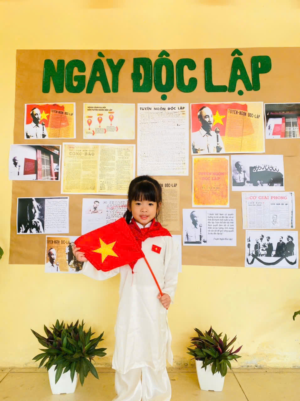 Trường mầm non Hoa Mai nô nức, phấn khởi chuẩn bị khai giảng năm học mới.