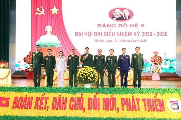 32 NĂM HỆ ĐÀO TẠO SAU ĐẠI HỌC, HỌC VIỆN CHÍNH TRỊ - DẤU ẤN TRÍ TUỆ VÀ TỎA SÁNG PHẨM CHẤT “BỘ ĐỘI CỤ HỒ”