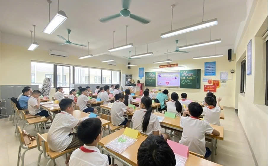Từ năm học 2025-2026: Miễn học phí, cấm 10 khoản thu trái quy định
