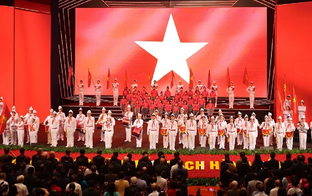 KHAI GIẢNG NĂM HỌC 2025–2026 GẮN VỚI KỶ NIỆM 80 NĂM TRUYỀN THỐNG NGÀNH GIÁO DỤC: TỰ HÀO, TRÁCH NHIỆM VÀ KHÁT VỌNG