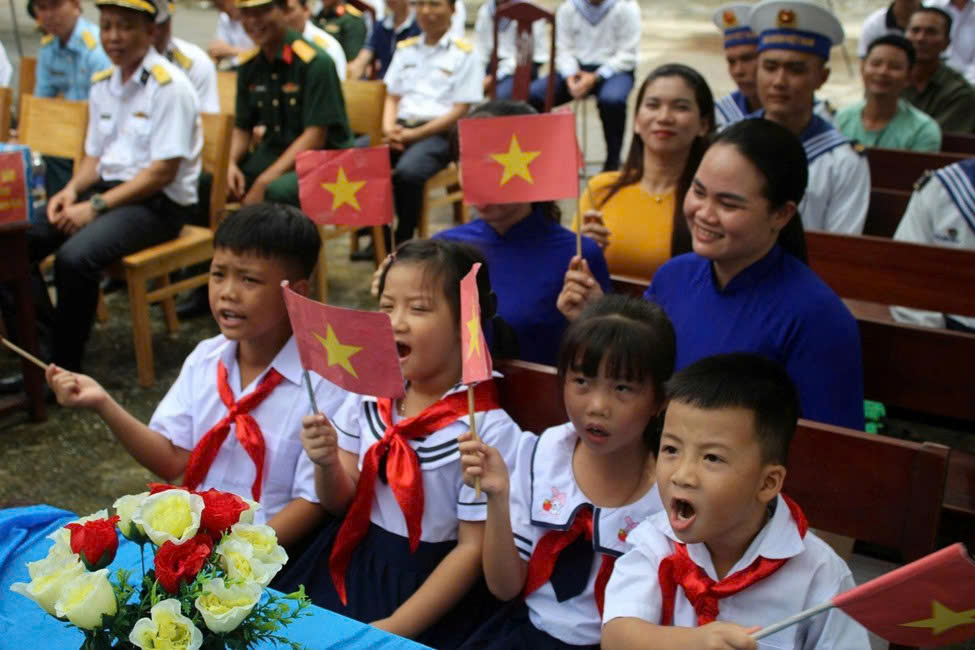 Hân hoan ngày tựu trường trên quần đảo Trường Sa