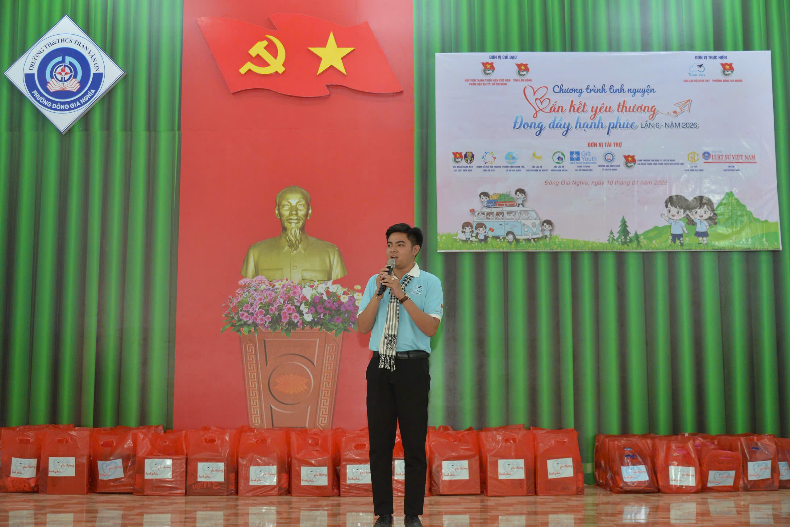 TP. Hồ Chí Minh: Chương trình tình nguyện “ Gắn kết yêu thương - Đong đầy hạnh phúc”