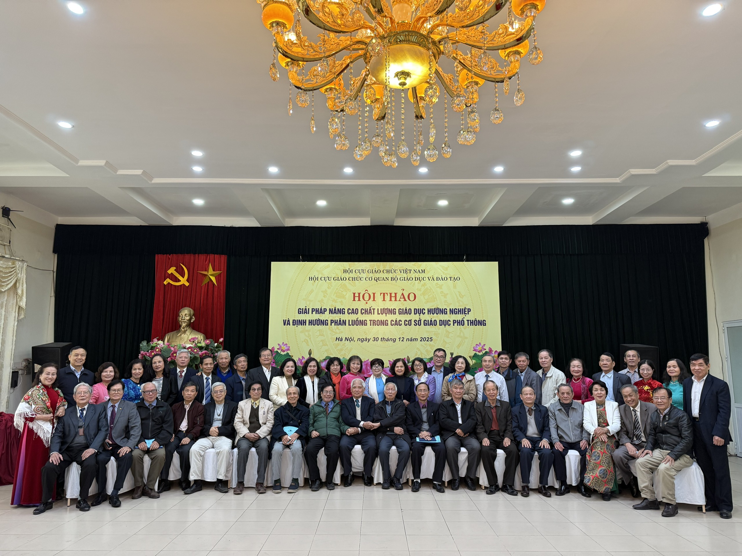 GIẢI PHÁP PHÂN LUỒNG HỌC SINH Ở CÁC CƠ SỞ GIÁO DỤC PHỔ THÔNG TRONG KỶ NGUYÊN SỐ
