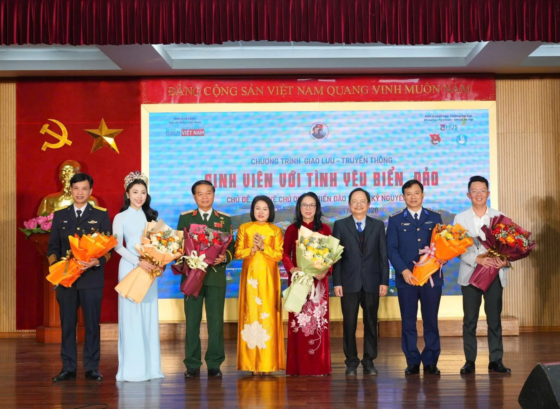 Hà Nội: Giao lưu “Sinh viên với tình yêu biển, đảo” tại Trường ĐH Khoa học Tự nhiên