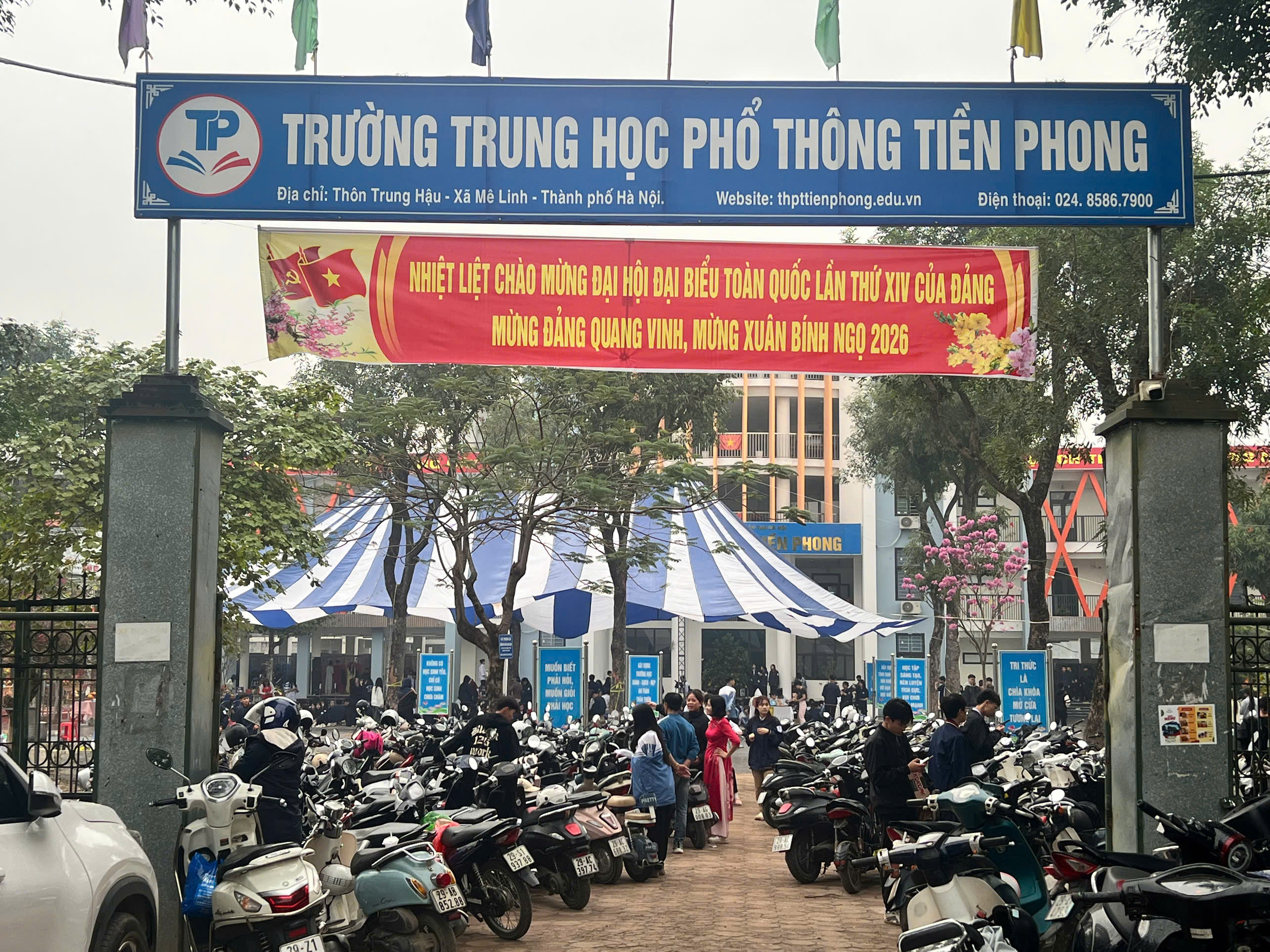 Hà Nội: Trường THPT Tiền Phong tổ chức hội thi: “Gói bánh chưng và bày mâm ngủ quả” Chào Xuân Bính Ngọ năm 2026