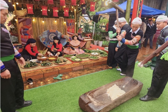 Lào Cai khai mạc Hội báo Xuân và chuỗi hoạt động trưng bày, triển lãm mừng Đảng, mừng Xuân Bính Ngọ 2026