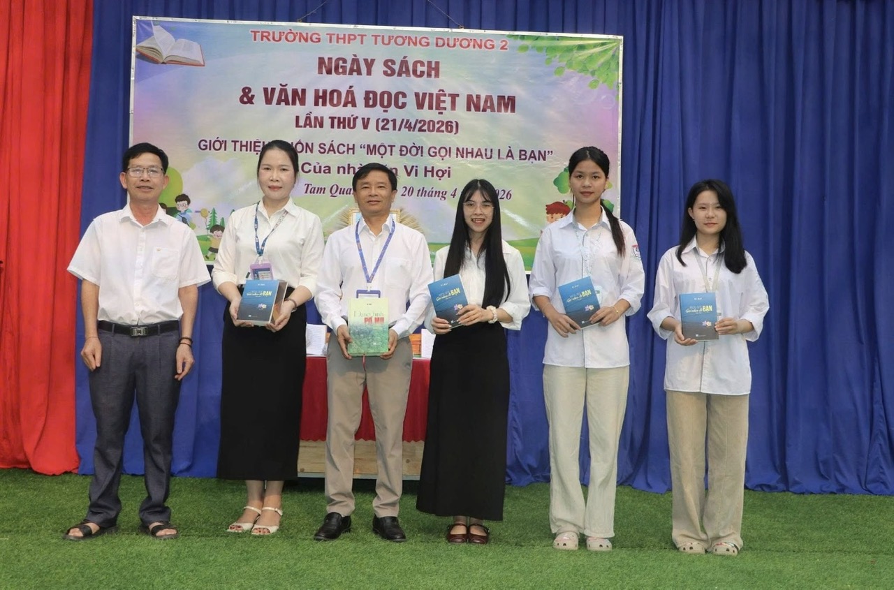 Nghệ An phát động phong trào tặng sách xây dựng thư viện trường học