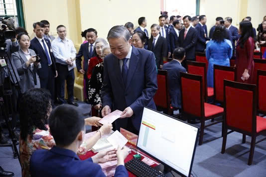 “VỮNG NỀN TẢNG - SÁNG TƯƠNG LAI - VƯƠN TẦM VÓC”- MÔ HÌNH CHỦ NGHĨA XÃ HỘI Ở VIỆT NAM TRONG KỶ NGUYÊN MỚI