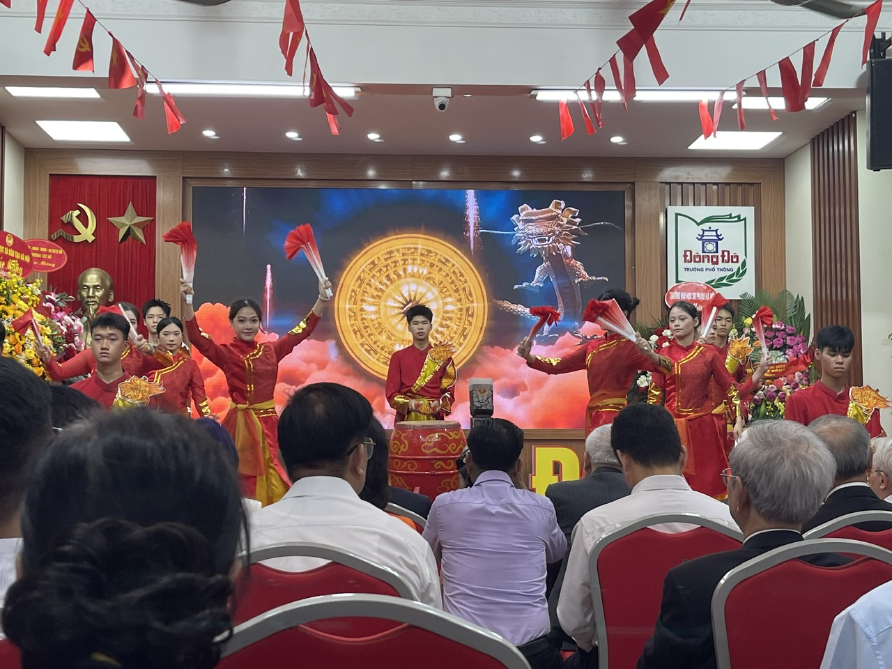 35 năm một hành trình gieo tri thức và gìn giữ giá trị nhân văn
