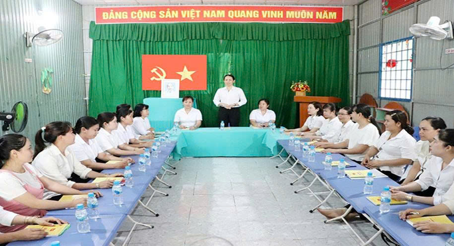 GÓC NHÌN TỪ ĐẢNG VIÊN TRƯỜNG MẦM NON BÌNH THẠNH B TRONG BỐI CẢNH CHUYỂN ĐỔI SỐ – GÓP PHẦN BẢO VỆ NỀN TẢNG TƯ TƯỞNG CỦA ĐẢNG