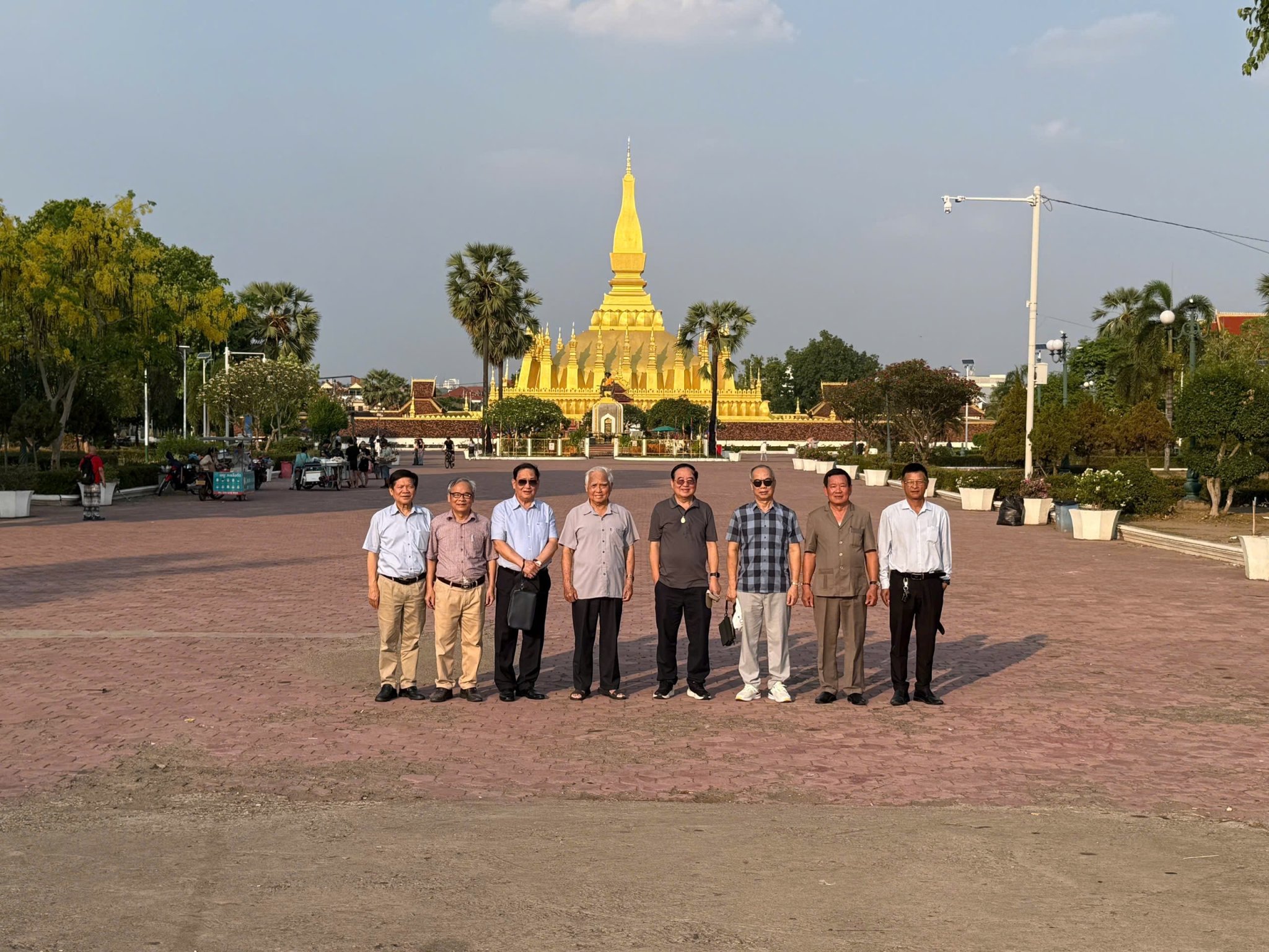 Đoàn cán bộ Trung ương Hội Cựu Giáo chức Việt Nam thăm và làm việc tại Lào