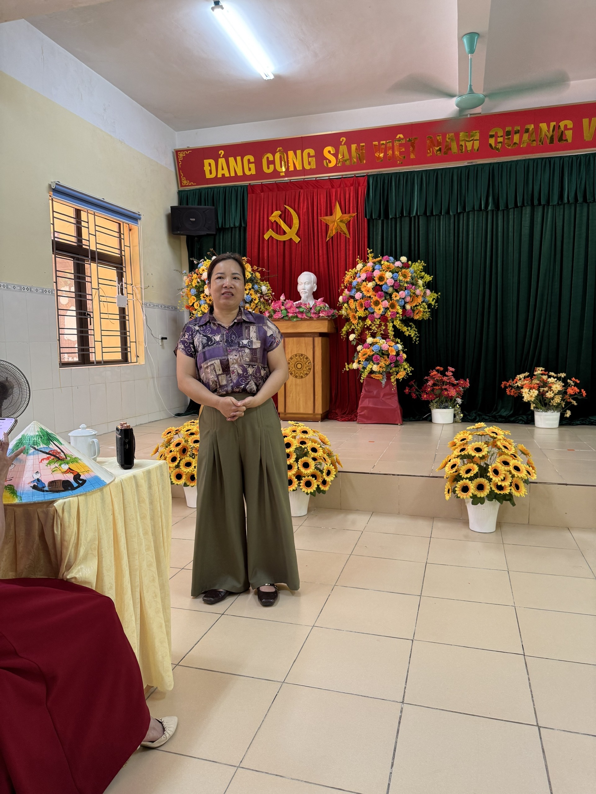CÓ MỘT NGÔI TRƯỜNG TẠI LÀNG CỔ TRÊN ĐẢO CÁT BÀ