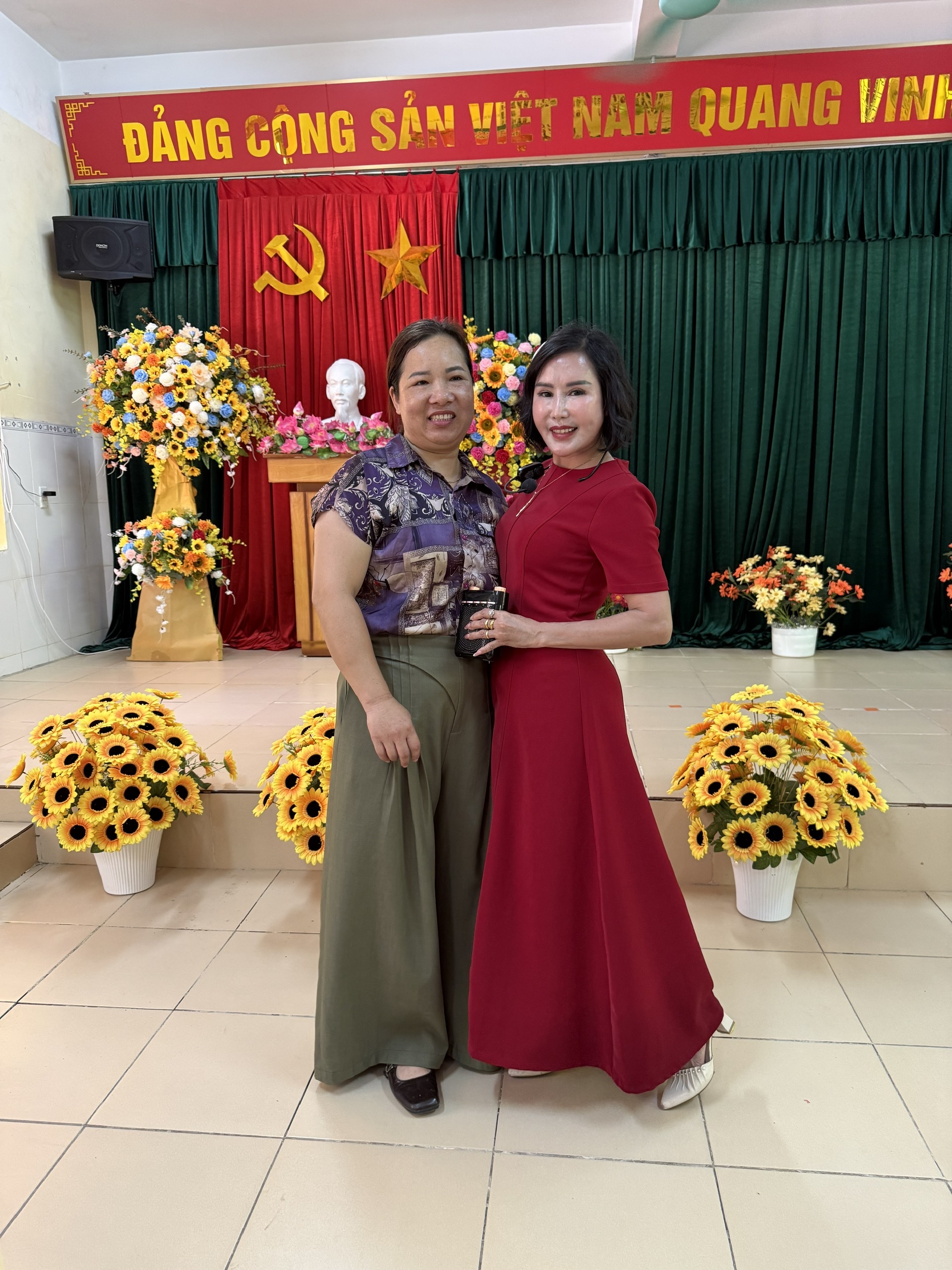 CÓ MỘT NGÔI TRƯỜNG TẠI LÀNG CỔ TRÊN ĐẢO CÁT BÀ