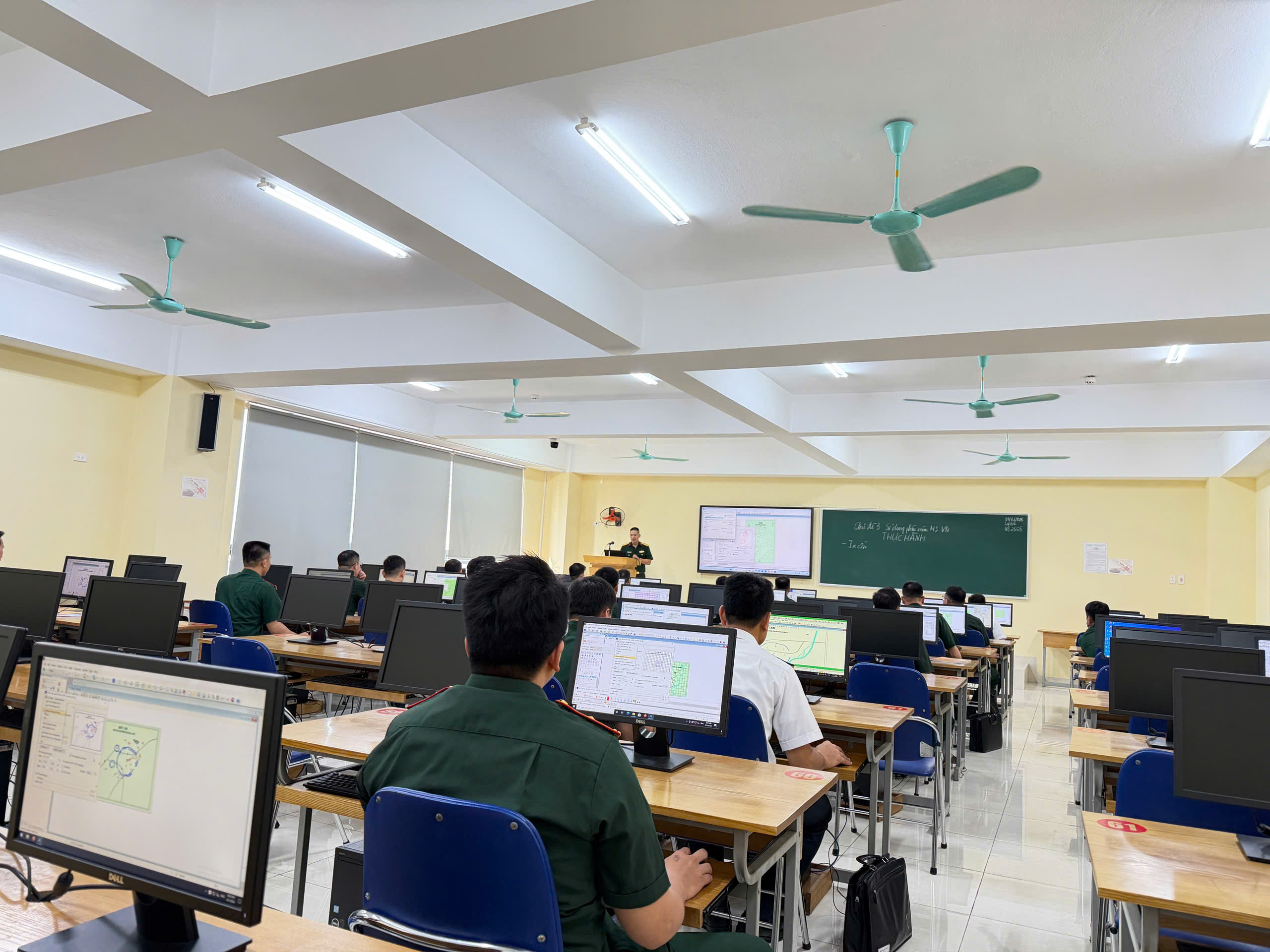 ÁP DỤNG MÔ HÌNH HỌC TẬP BỔ TRỢ TRONG GIẢNG DẠY NGOẠI NGỮ