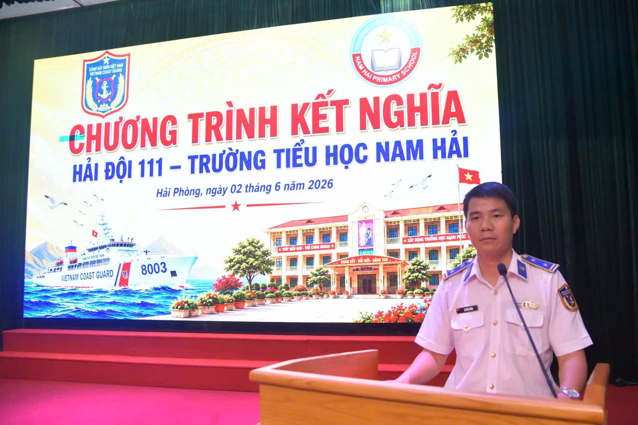 Hải đội 111 Cảnh sát biển ký kết chương trình kết nghĩa với Trường Tiểu học Nam Hải