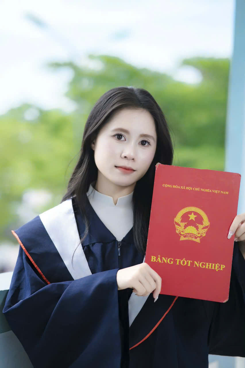 Nữ sinh bản nghèo người Thái và ước mơ gieo chữ vùng cao