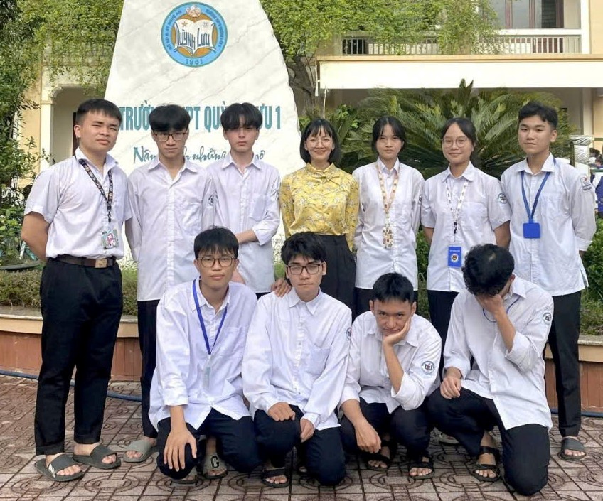Nam sinh trường làng xứ Nghệ lập cú đúp thủ khoa