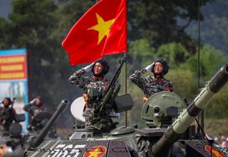 LÀM CHỦ KHOA HỌC CÔNG NGHỆ, VŨ KHÍ HIỆN ĐẠI  KHÁT VỌNG VƯƠN LÊN CỦA TUỔI TRẺ TÒAN QUÂN