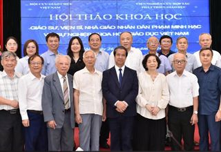 GIÁO SƯ, VIỆN SĨ PHẠM MINH HẠC – NHÀ KHOA HỌC XUẤT SẮC  VỚI NHỮNG CÔNG TRÌNH NGHIÊN CỨU CÓ GIÁ TRỊ KHAI SÁNG  VỀ TRIẾT LÝ GIÁO DỤC VIỆT NAM ĐẦU THẾ KỶ XXI