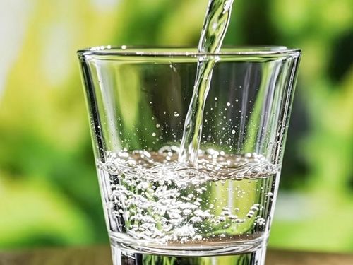Hội Cựu giáo chức Việt Nam triển khai chương trình tài trợ máy tạo nước ion kiềm