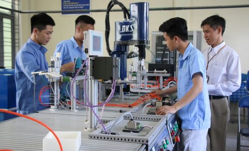 Đào tạo nghề có xu hướng chân tay hay hơn công nghệ