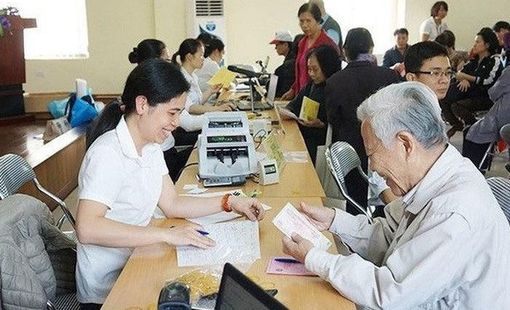 Quy định về nghỉ hưu ở tuổi cao hơn đối với cán bộ, công chức làm quản lý