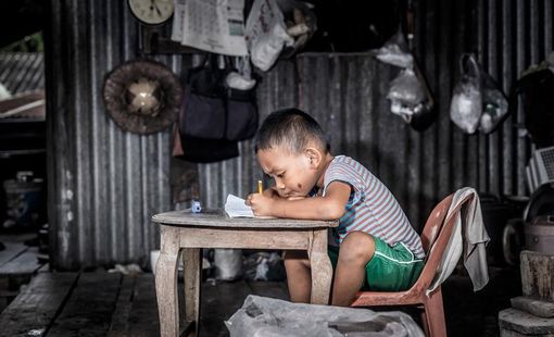 Vòng lặp đói nghèo đeo bám học sinh Indonesia