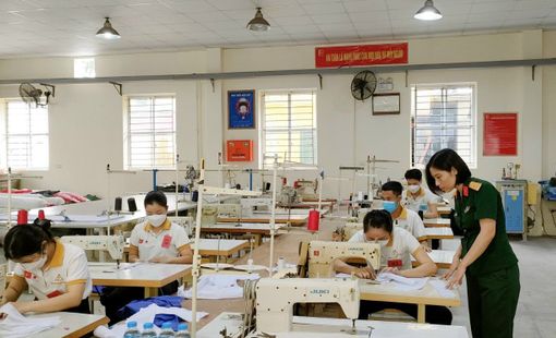 Xây dựng cơ chế phối hợp giữa nhà trường với doanh nghiệp trong thực tập nghề của học viên trường trung cấp