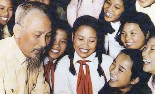 Tư tưởng Hồ Chí Minh về vai trò của giáo dục đối với sự phát triển xã hội và con người