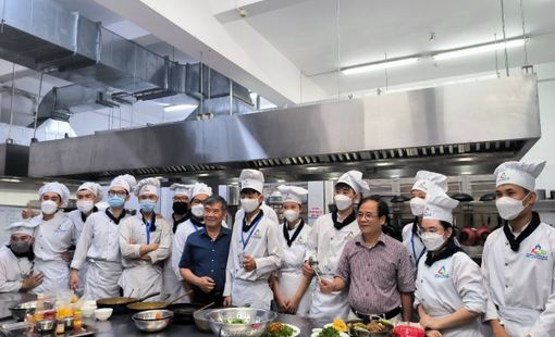 GIẢI PHÁP NÂNG CAO CHẤT LƯỢNG ĐÀO TẠO NGHỀ Ở CÁC CƠ SỞ GIÁO DỤC NGHỀ NGHIỆP HIỆN NAY