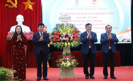 HUYỆN THƯỜNG TÍN THÀNH PHỐ HÀ NỘI BIỂU DƯƠNG THẦY CÔ GIÁO ĐƯỢC NHẬN PHẦN THƯỞNG CAO QUÝ CỦA BỘ TRƯỞNG BỘ GIÁO DỤC ĐÀO TẠO NHÂN NGÀY 20/11 – NGÀY NHÀ GIÁO VIỆT NAM