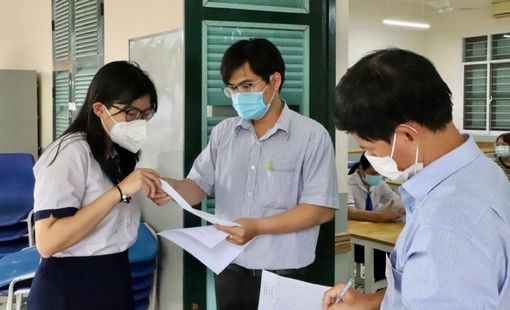 Phương án thi tốt nghiệp THPT mới từ năm 2025 đặt ra nhiều câu hỏi