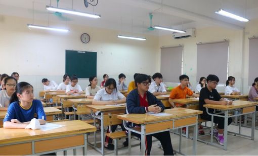 Hà Nội: Học sinh thuộc hộ cận nghèo được miễn 100% học phí