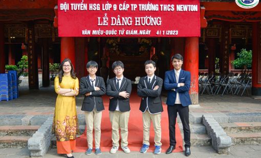 Ngôi trường của những nhân tài không đợi tuổi