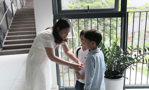 Cô Hiệu trưởng tài ba kiên trì phương pháp để học sinh tự tạo ra kiến thức suốt 30 năm