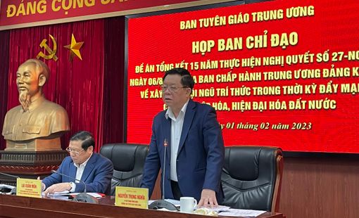 Thảo luận về công tác phát triển đội ngũ trí thức Việt Nam