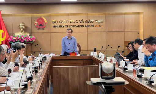 Bí thư Ban cán sự Đảng, Bộ trưởng Bộ Giáo dục và Đào tạo Nguyễn Kim Sơn, làm việc với Thường trực Trung ương Hội Cựu giáo chức Việt Nam
