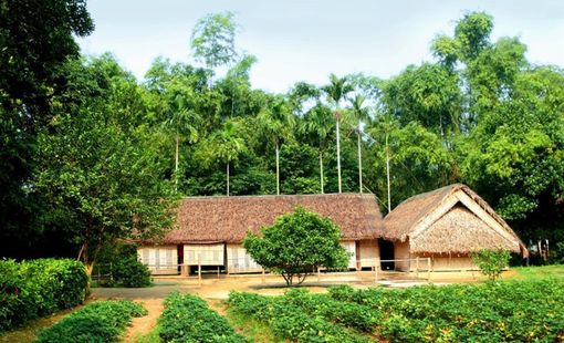 Lan tỏa giá trị di tích Hồ Chí Minh trong giáo dục tư tưởng - đạo đức - phong cách của người đối với cán bộ, đảng viên và nhân dân ta hiện nay