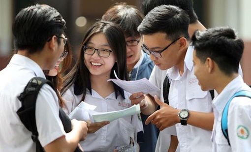 BÀN VỀ ĐỔI MỚI CĂN BẢN PHƯƠNG THỨC TỔ CHỨC THI TỐT NGHIỆP THPT