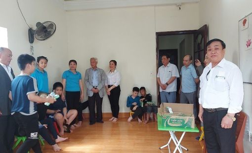 Quyền tiếp cận giáo dục tiểu học bắt buộc cho trẻ khuyết tật