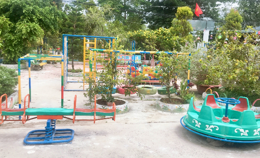 Văn phòng dự án Christina Noble Children's Foundation trao tặng đồ dụng, thiết bị giáo dục cho Trường Mầm non Bình Thạnh B, huyện Cao Lãnh, tỉnh Đồng Tháp.