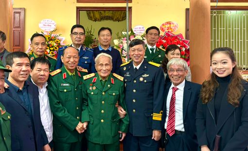 Cựu học viên Học viện Quân chính Lê nin Dâng hương tưởng nhớ Cố Thượng tướng Đặng Vũ Hiệp