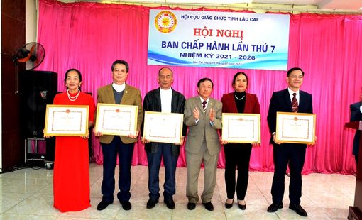 Hội Cựu giáo chức Lào Cai đẩy mạnh nêu gương đạo đức người thầy, xây dựng xã hội học tập