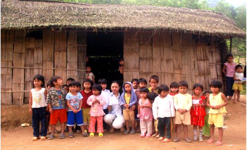 CHĂM LO GIÁO DỤC MẦM NON BIÊN GIỚI HẢI ĐẢO THỰC HIỆN QUYỀN BÌNH ĐẲNG VỀ GIÁO DỤC VỚI TRẺ EM CÁC VÙNG KHÓ KHĂN